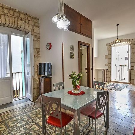 Antiche Mura Apartments "Nel Cuore Della Puglia"Bivani, Cucina, Terrazzo ตูรี ภายนอก รูปภาพ
