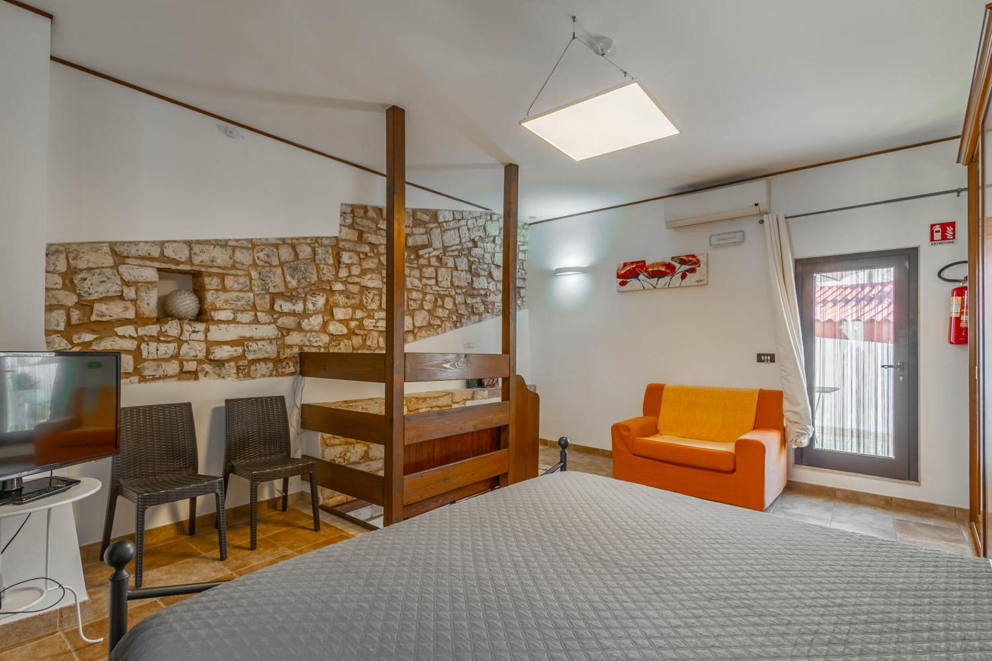 Antiche Mura Apartments "Nel Cuore Della Puglia"Bivani, Cucina, Terrazzo ตูรี ภายนอก รูปภาพ